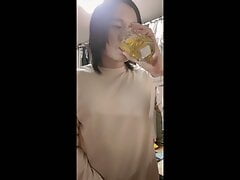 slut sissy drinking pee