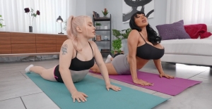 Mature with huge boobs gets personal with younger lesbian slut during their workout