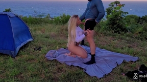Romantic outdoor sex with a stunning view