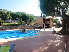 Big Ass Amateur Wife Is Very Hot to Fuck Hard in the Pool